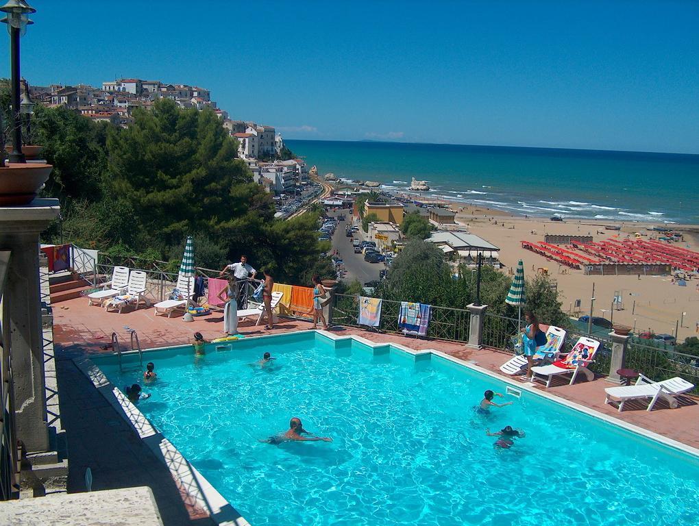 Hotel Piccolo Paradiso Di Rodi Garganico Exterior foto